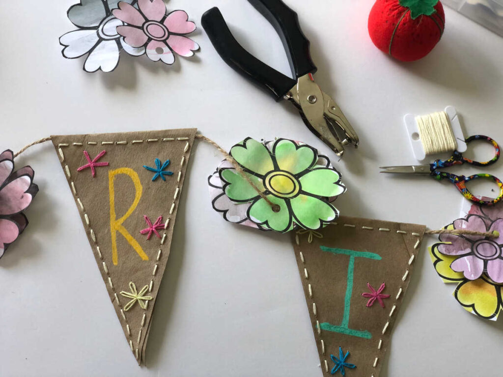 DIY toilet paper roll spring banner