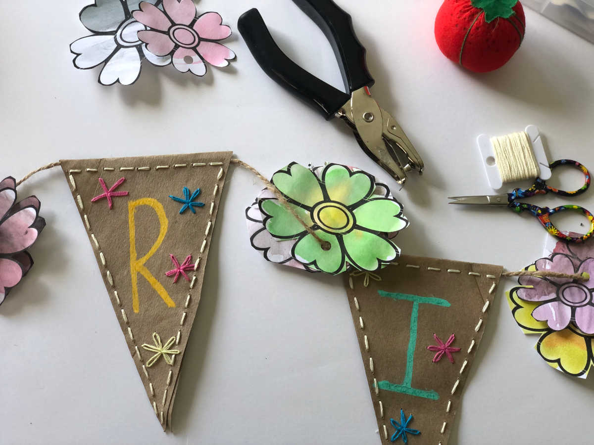 DIY toilet paper roll spring banner